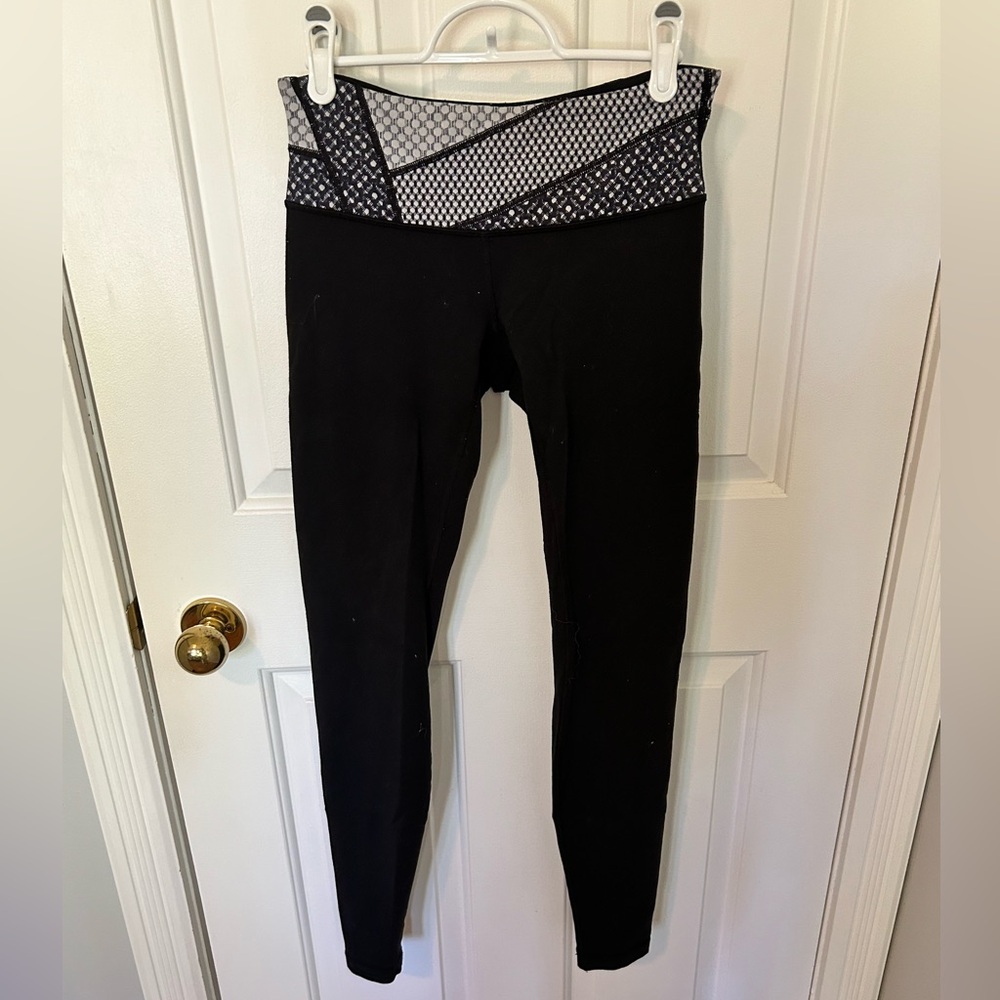 Lulu, leggings, used but still in good condition, size 6.